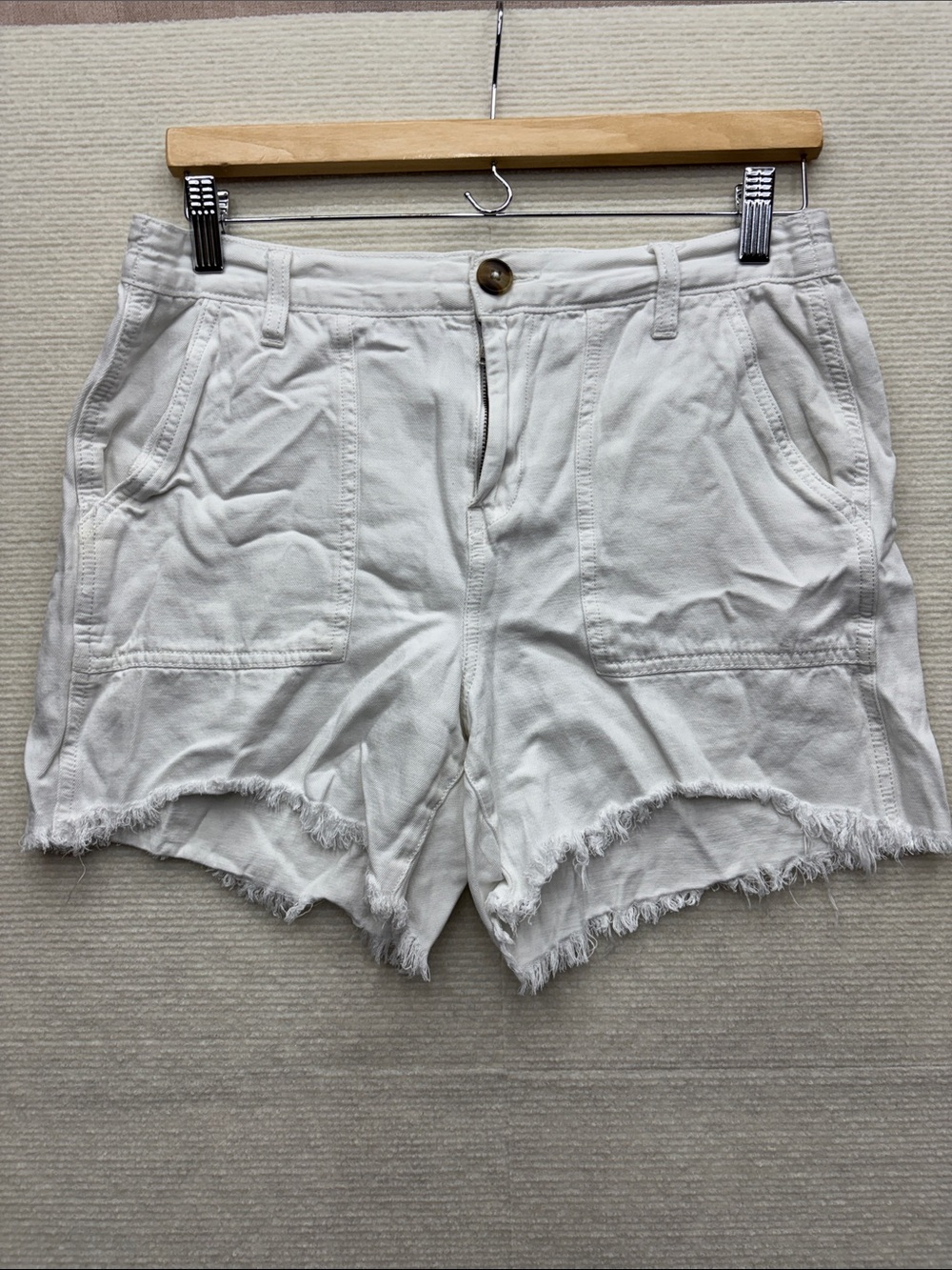 Aerie small Women’s White Frayed Hem Casual Shorts